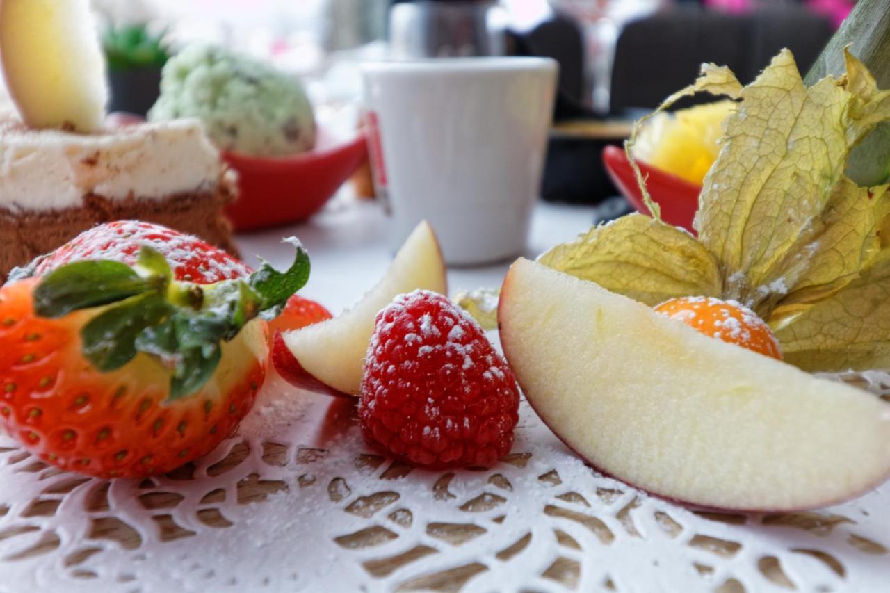 Hotel Restaurant L Echo Du Lac Gerardmer Ngoại thất bức ảnh